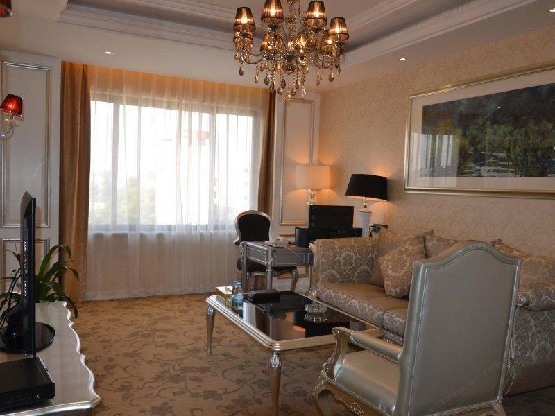 Guilin Ronghu Hotel Exterior photo